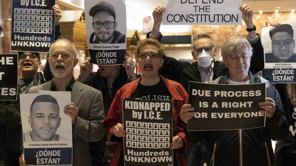 El incidente ocurrió en los pasillos del tribunal de inmigración de Nueva York.