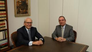 Reunión entre Cajaviva Caja Rural y FAE.