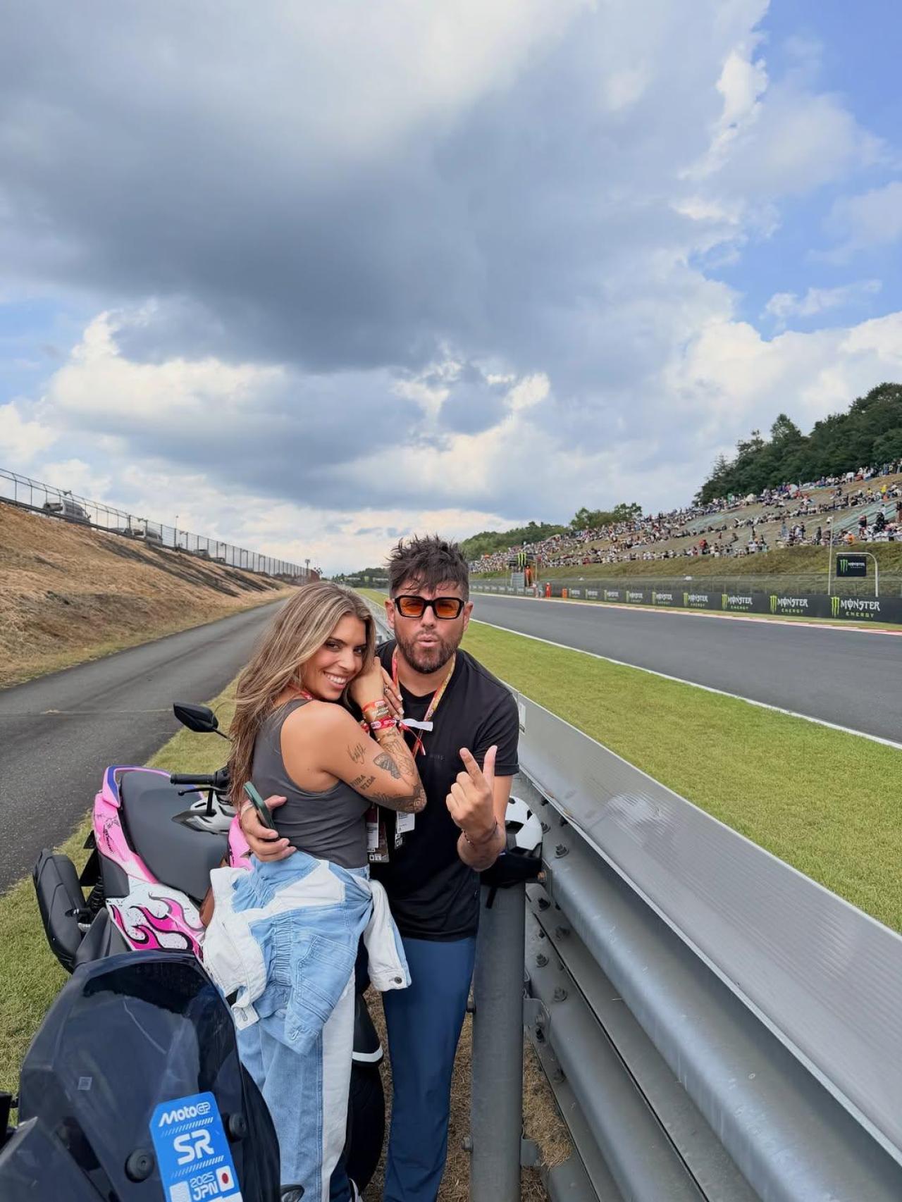 Laura Rubio y Pablo López en el circuito MotoGP de Japón.