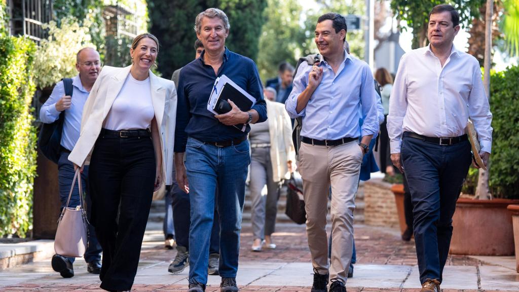 Alberto Núñez Feijóo, entre María Guardiola, Juanma Moreno y Alfonso Fernández Mañueco, en la cumbre de presidentes de Murcia la semana pasada.