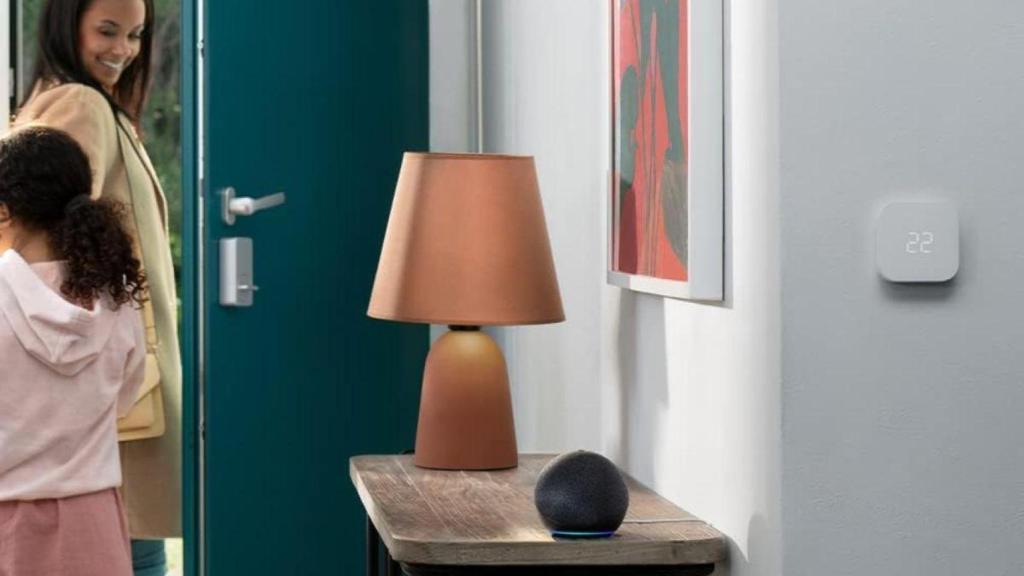 El altavoz inteligente Echo Dot roza su precio mínimo histórico en Amazon: llévate la última versión por menos de 30€