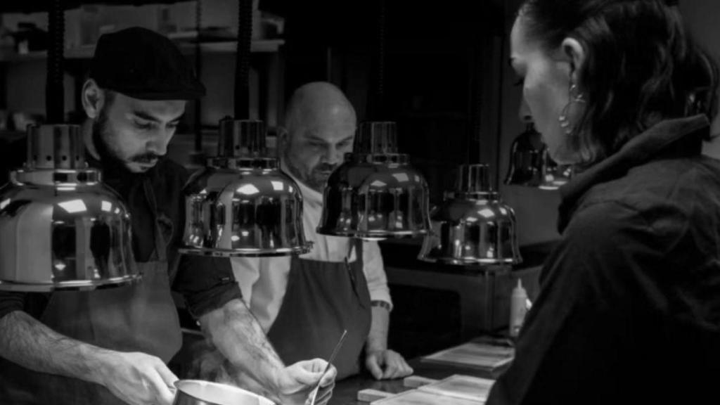 Cristian: en España te cambian a la mínima por otro y aquí no te sientes como un número.