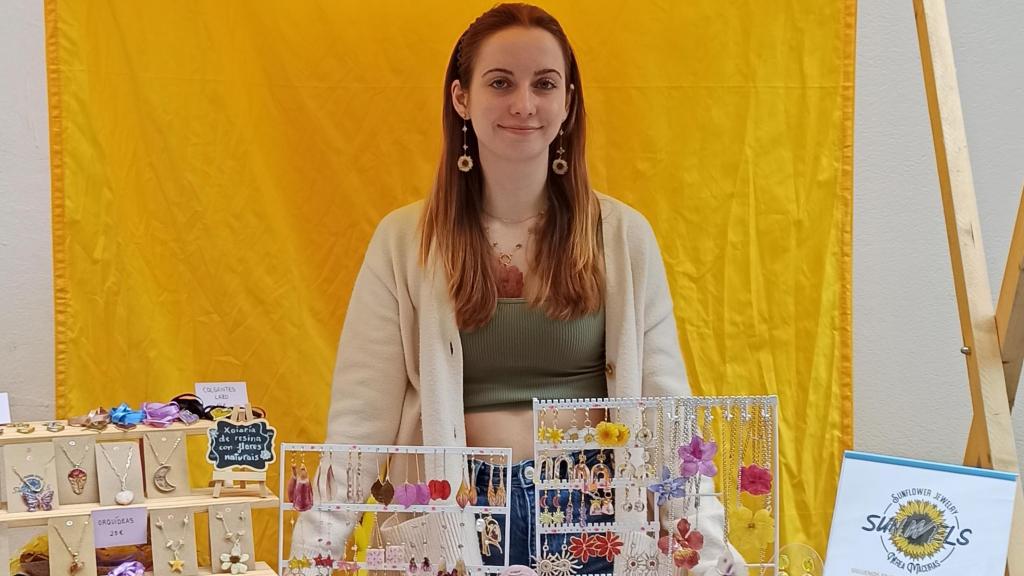 Sun.wels la marca de Santiago que crea joyas de resina y recuerdos