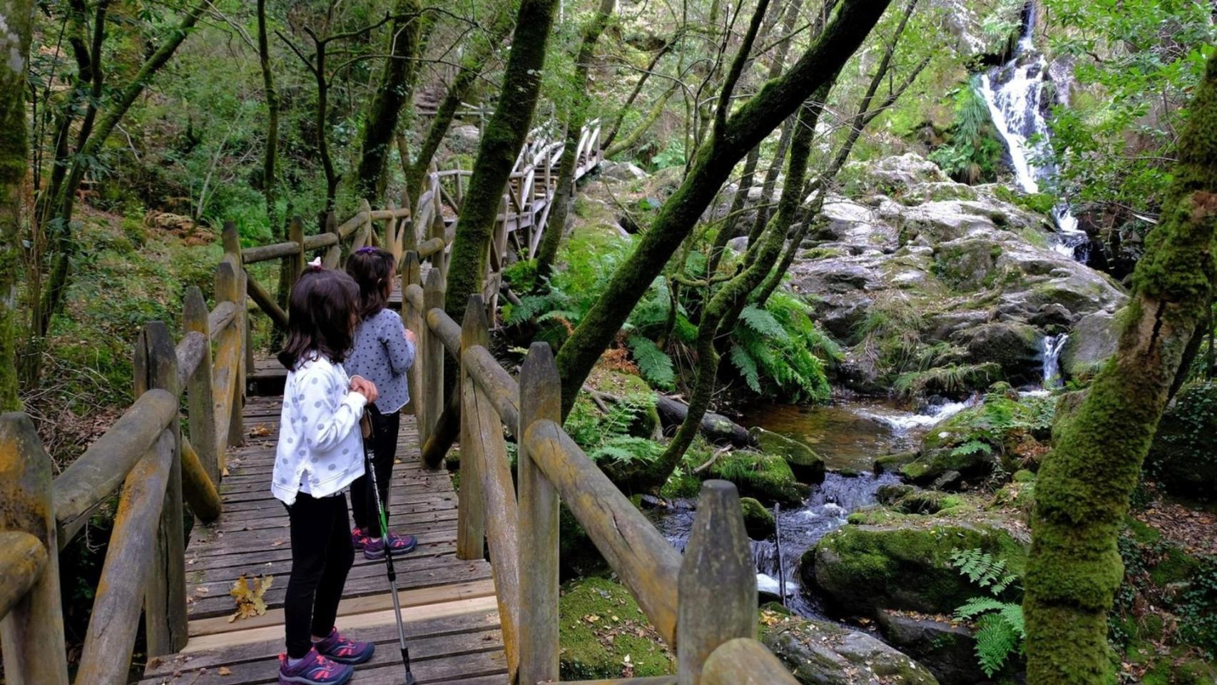 Entorno de la ruta perfecta para el otoño en la provincia de Pontevedra
