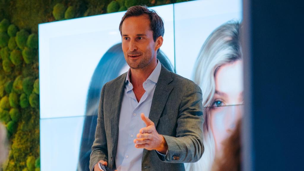 Philip Berlijn, CEO de Keune, durante la presentación de la nueva línea en Londres.