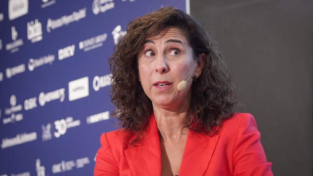 Guadalupe Fontán, coordinadora del Instituto de Investigación del Consejo General de Enfermería, durante su intervención bajo el título 'Salud pública y prevención desde la perspectiva de la profesión enfermera'; en la cuarta jornada del VI Observatorio de la Sanidad 'Una nueva forma de entender la salud'.