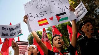 Estudiantes hacen huelga estudiantil para apoyar a los palestinos en Gaza.