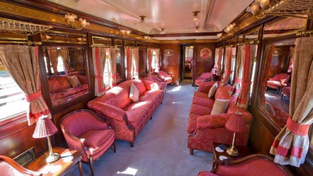 Salón 'Alhambra' del tren 'Al-Ándalus'.