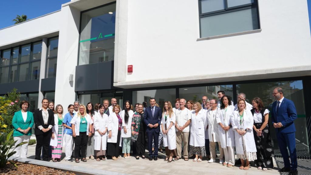 Juanma Moreno en la inauguración del Centro de Salud Los Boliches.