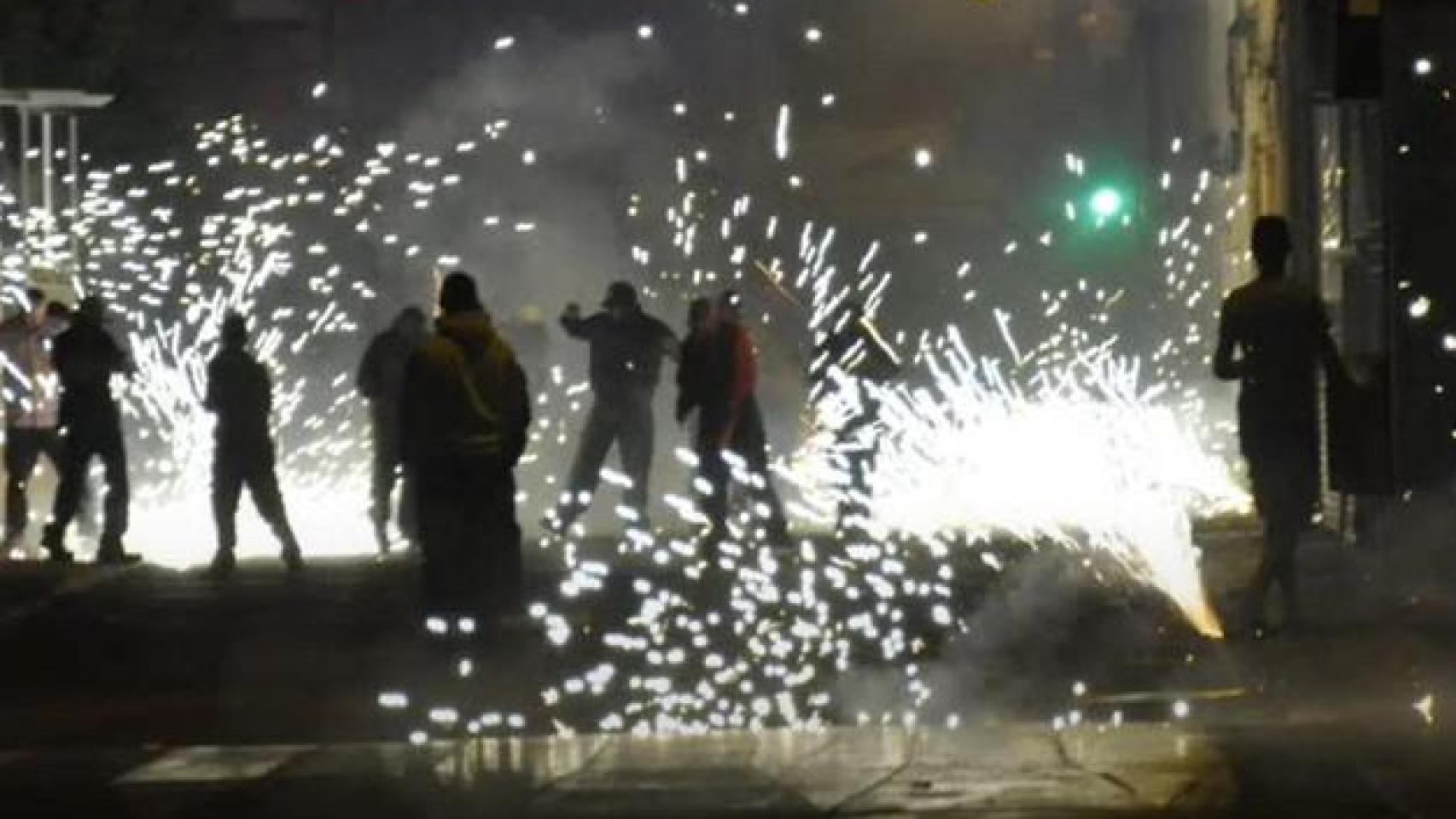 Imagen de Youtube del lanzamiento de carretillas, un artefacto pirotécnico, durante las Fiestas de la Puebla de Soto (Murcia).