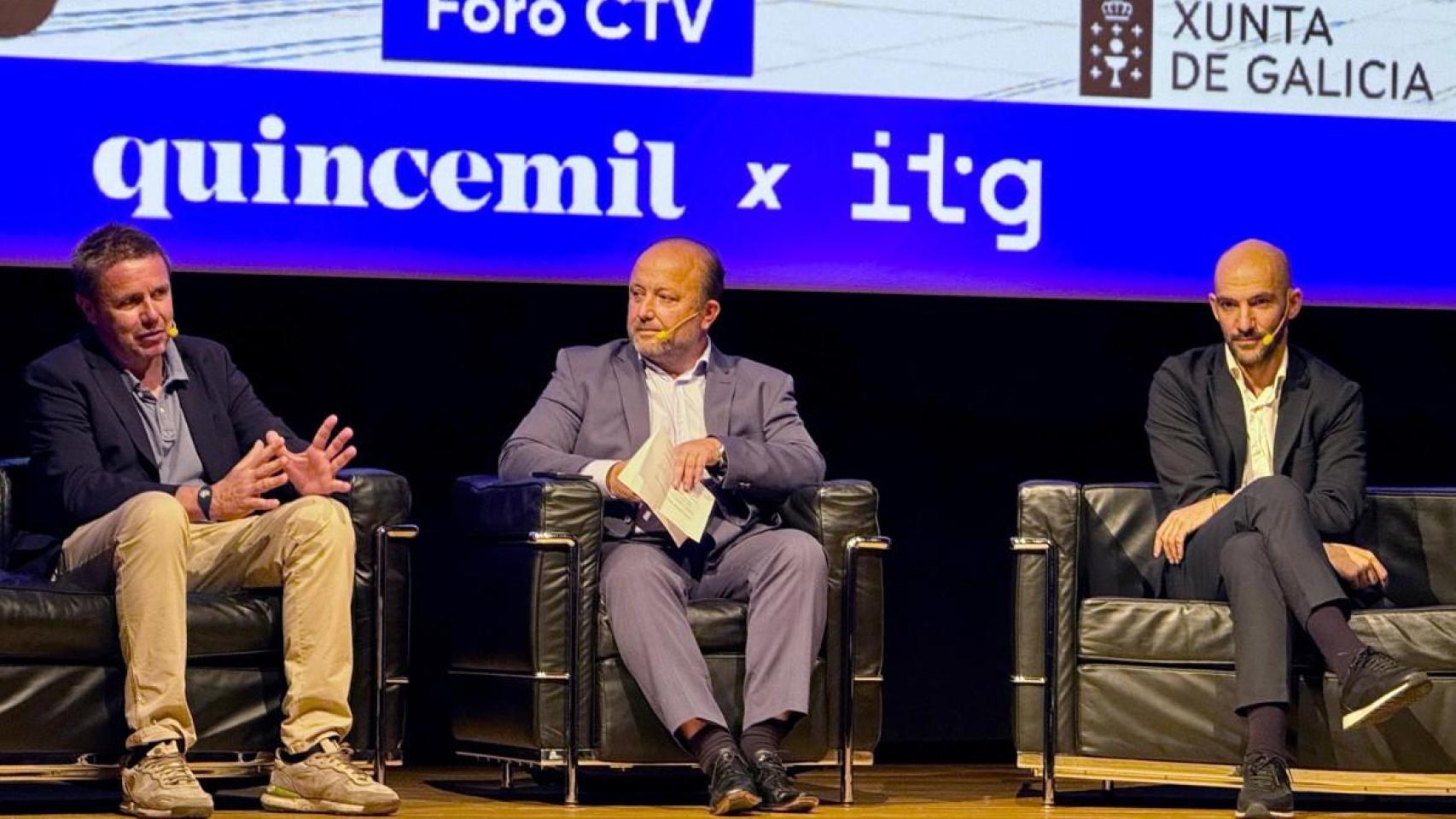 Nacho Lourido, Óscar González y Diego Piñeiro en la mesa de debate del Foro CTV.