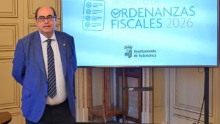 El concejal de Hacienda, Fernando Rodríguez, durante la presentación del proyecto, que se debatirá en el próximo pleno ordinario.