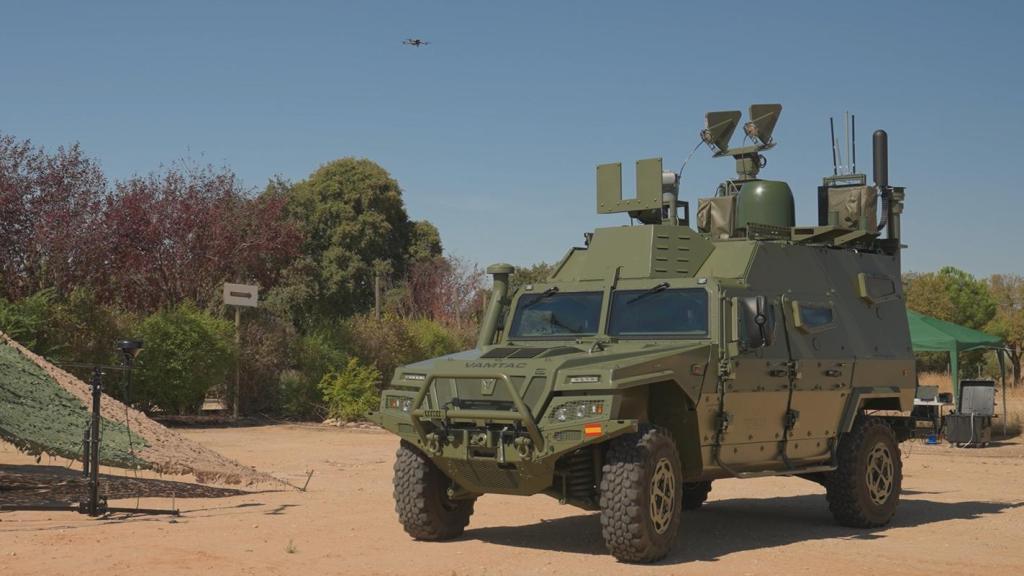 Vehículo Vamtac en versión EW equipado con el sistema Crberus