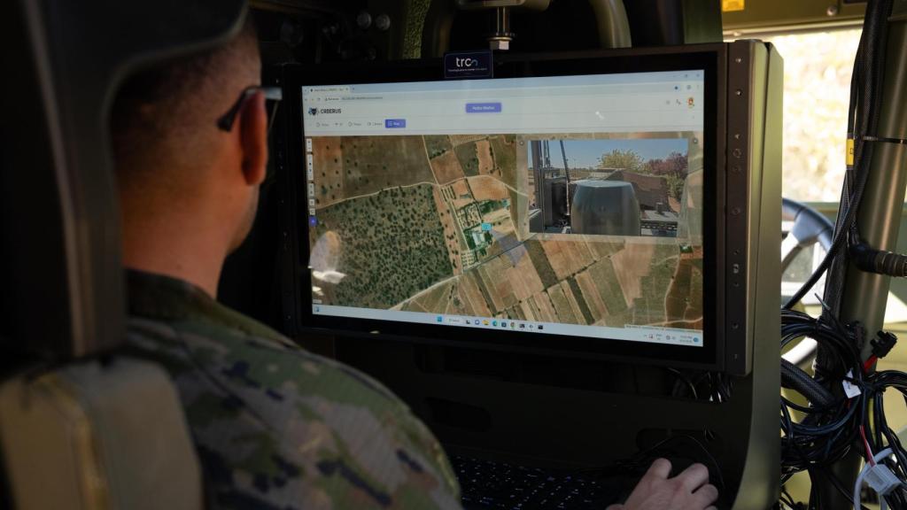 Sistema Crberus en el interior de un vehículo Vamtac