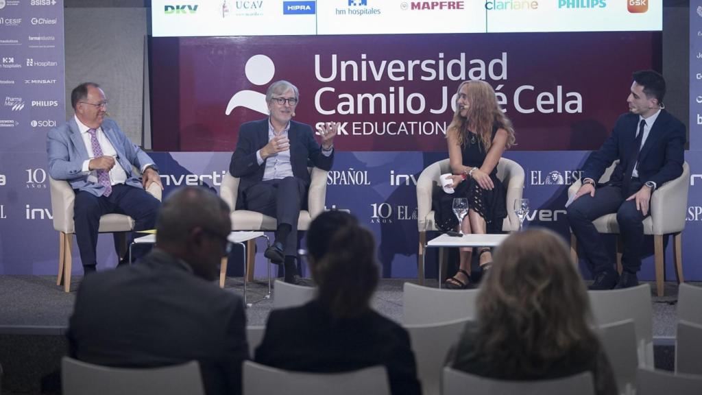 Un momento durante la mesa Formación en la pericia médica.