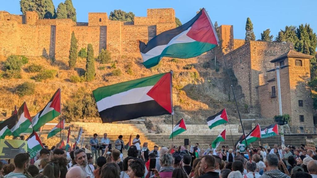 La concentración en calle Alcazabilla.