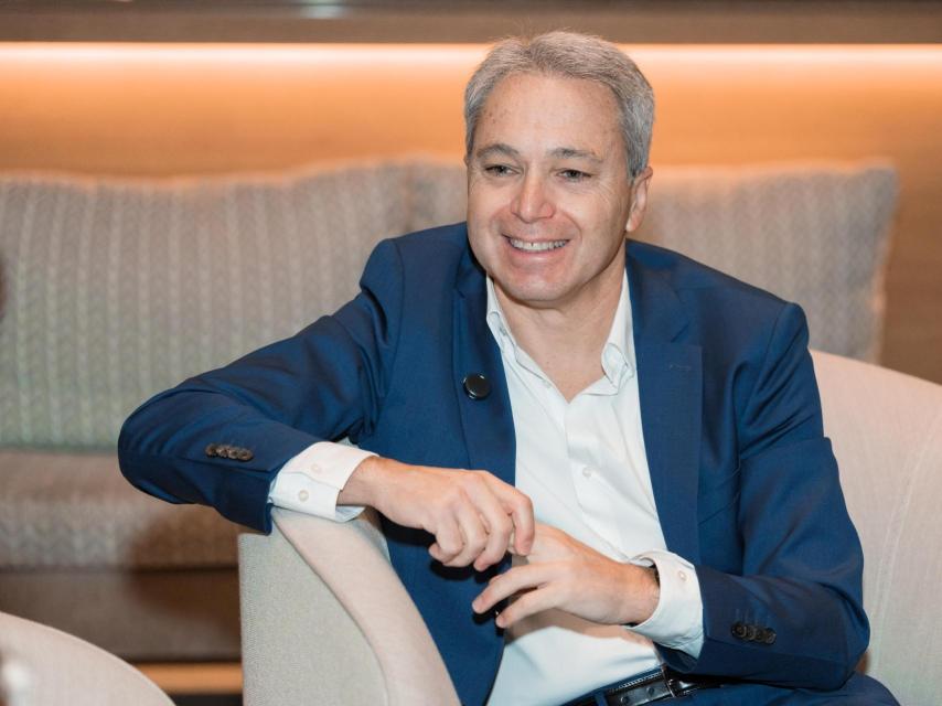 Vallés reflexiona sobre el amor con Magas en el Hyatt Center de Gran Vía con un zumo de naranja.