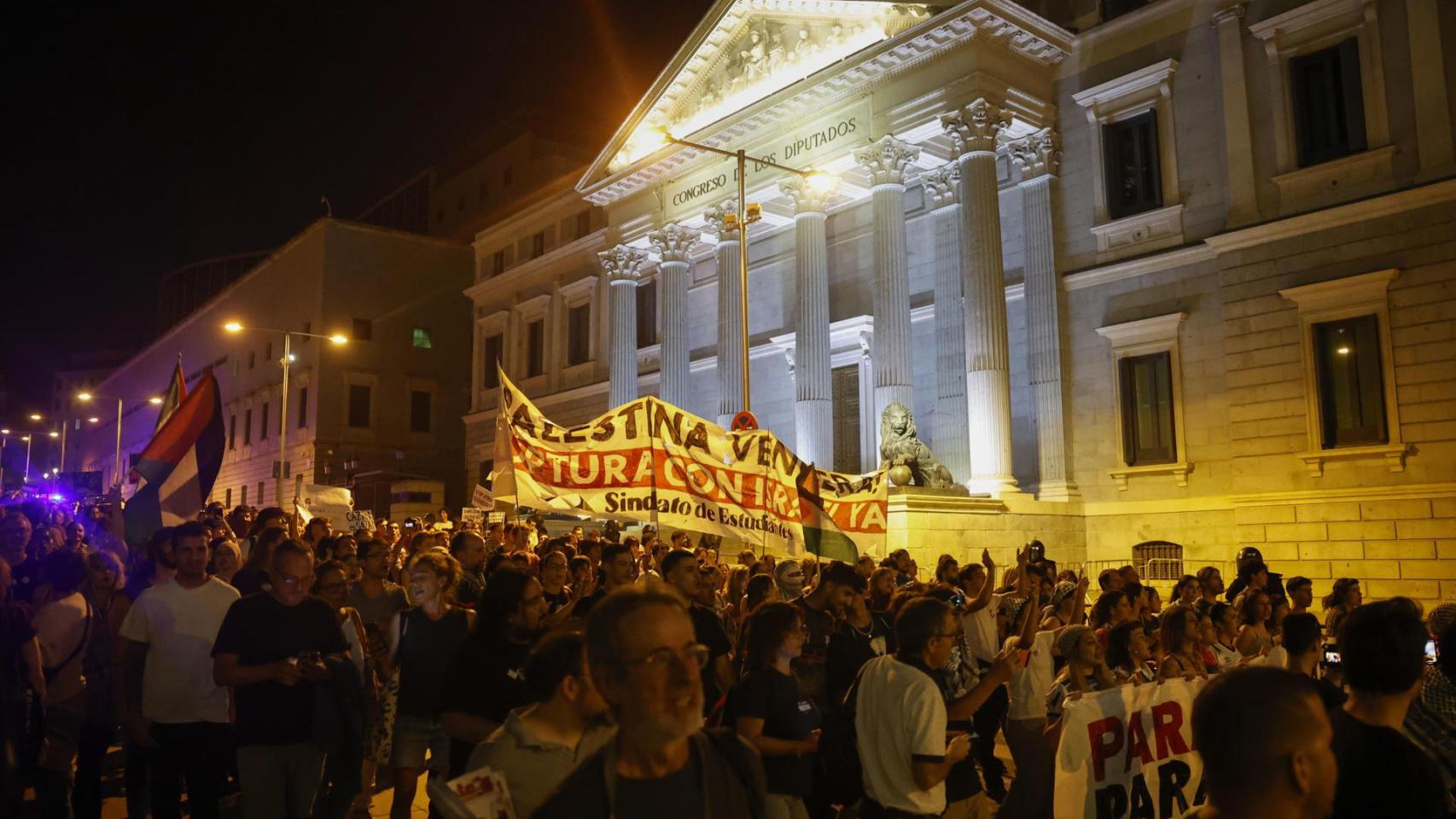 Miles de personas se manifiestan este jueves por el centro de Madrid en apoyo a la población de Gaza y en defensa de la Flotilla.