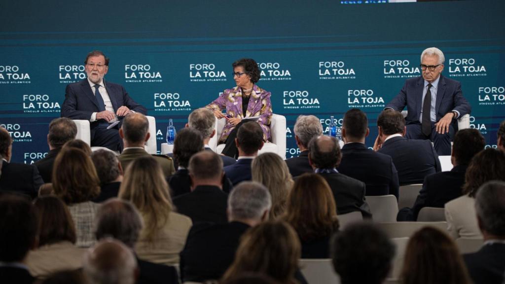 l expresidente del Gobierno, Mariano Rajoy; la exministra de Asuntos Exteriores, Arancha González Laya y el expresidente de México, Ernesto Zedillo, en el Foro La Toja 2025.
