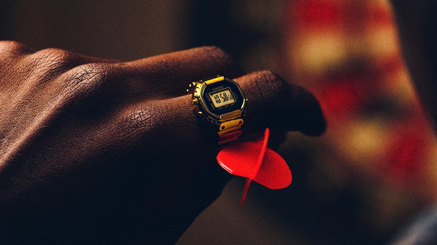 Versión dorada del Casio Ring Watch