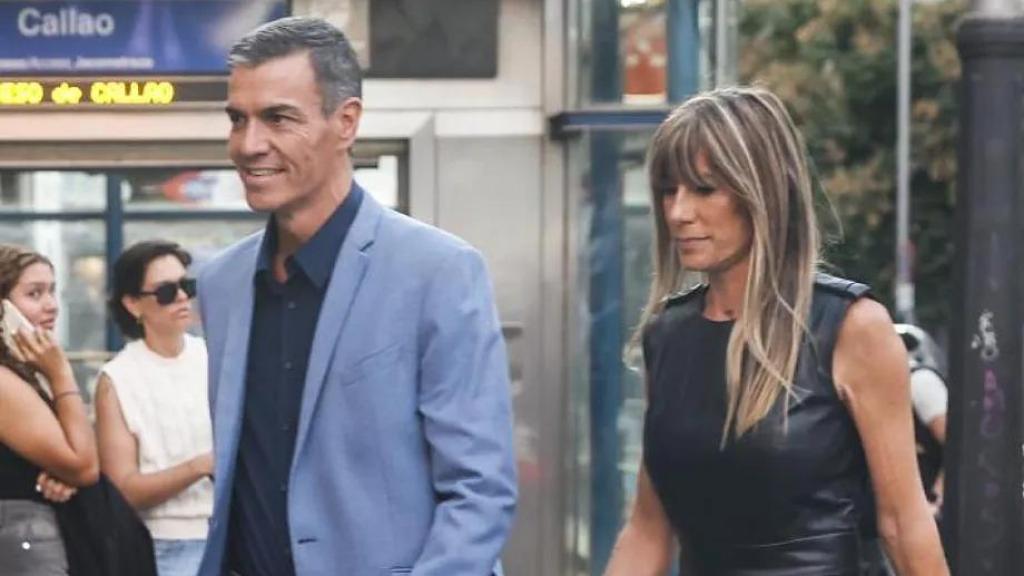 Pedro Sánchez y Begoña Gómez entran al cine Callao, en Madrid, tras la última declaración de la acusada ante el juez Peinado.