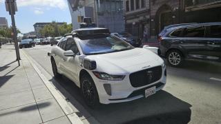 Vehículo autónomo de Waymo en San Francisco