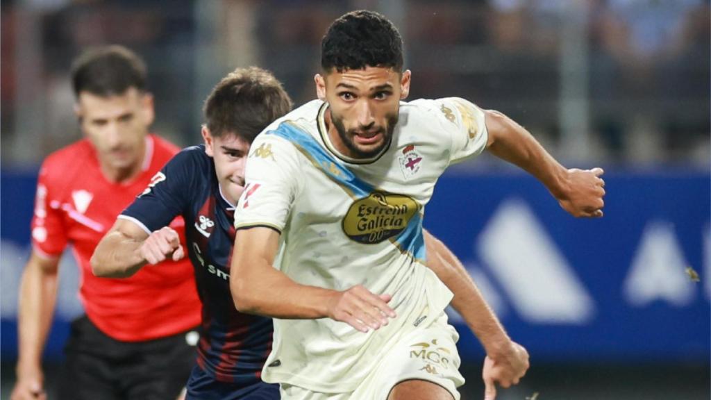 Eddahchouri durante un partido del Dépor.