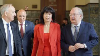 La ministra de Igualdad, Ana Redondo, el presidente del CES, Enrique Cabero y el rector de la Universidad de Valladolid, Antonio Largo Cabrerizo, participan en el acto de celebración de la XXIV Asamblea General de la Asociación de Mujeres Investigadoras y Tecnólogas (AMIT), bajo el lema 'Igualdad en la transferencia del conocimiento', este viernes en Valladolid