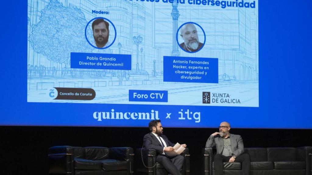 Pablo Grandío, director de Quincemil; y Antonio Fernandes, hacker, experto en ciberseguridad y divulgador