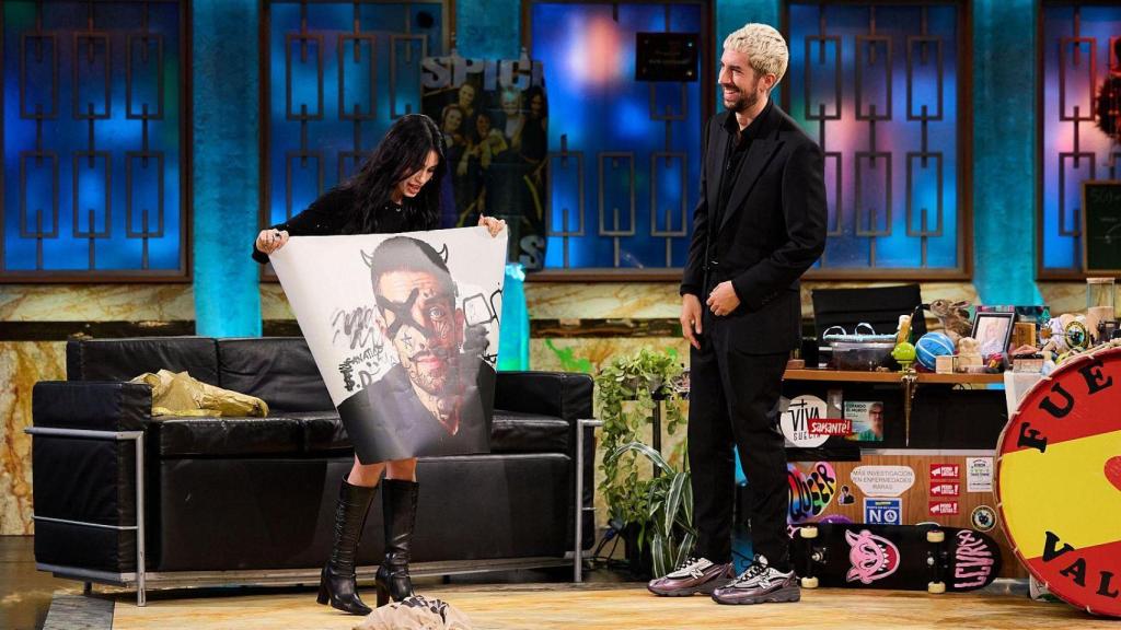 Lali Espósito y David Broncano en 'La Revuelta'.