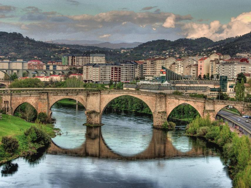 Puente romano sobre el Miño en Ourense. https://es.wikipedia.org