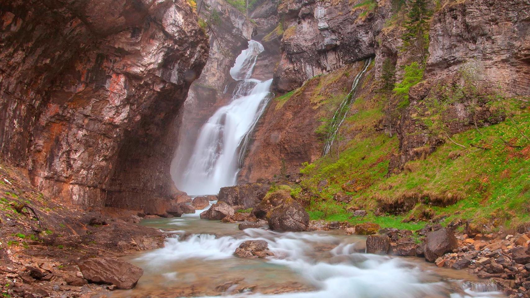 Cascada del Estrecho