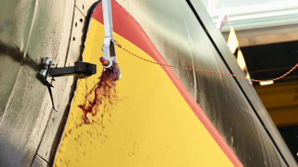 Botellazo contra el S-82