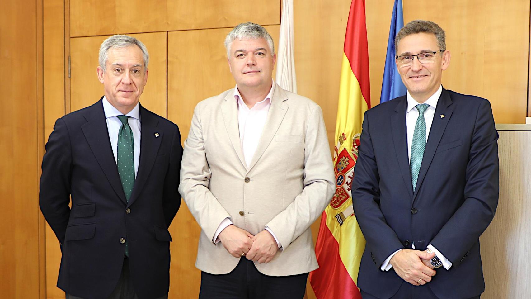 Javier López, Luis Ángel Agüeros Sánchez y Víctor Manuel Martín, de izquierda a derecha.