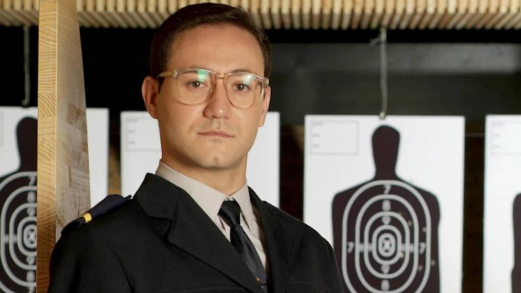 Carlos Santos como Povedilla.