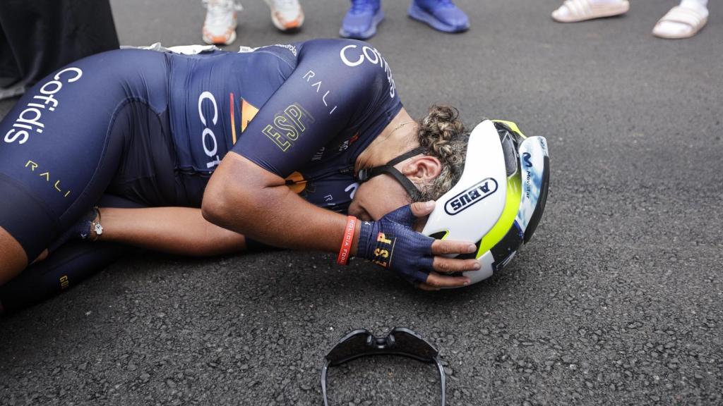 Paula Ostiz, después de ganar el Mundial en Ruanda.