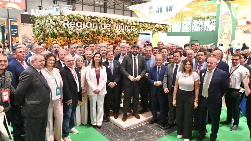 López Miras, en Fruit Attraction, junto al resto de la delegación murciana.