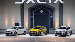 De izquierda a derecha: los nuevos Dacia Sandero, Sandero Stepway y Jogger
