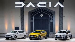 De izquierda a derecha: los nuevos Dacia Sandero, Sandero Stepway y Jogger