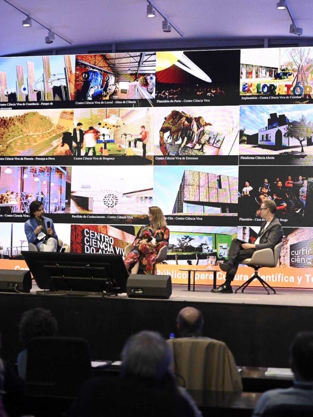 Ponentes durante una de las mesas celebradas.