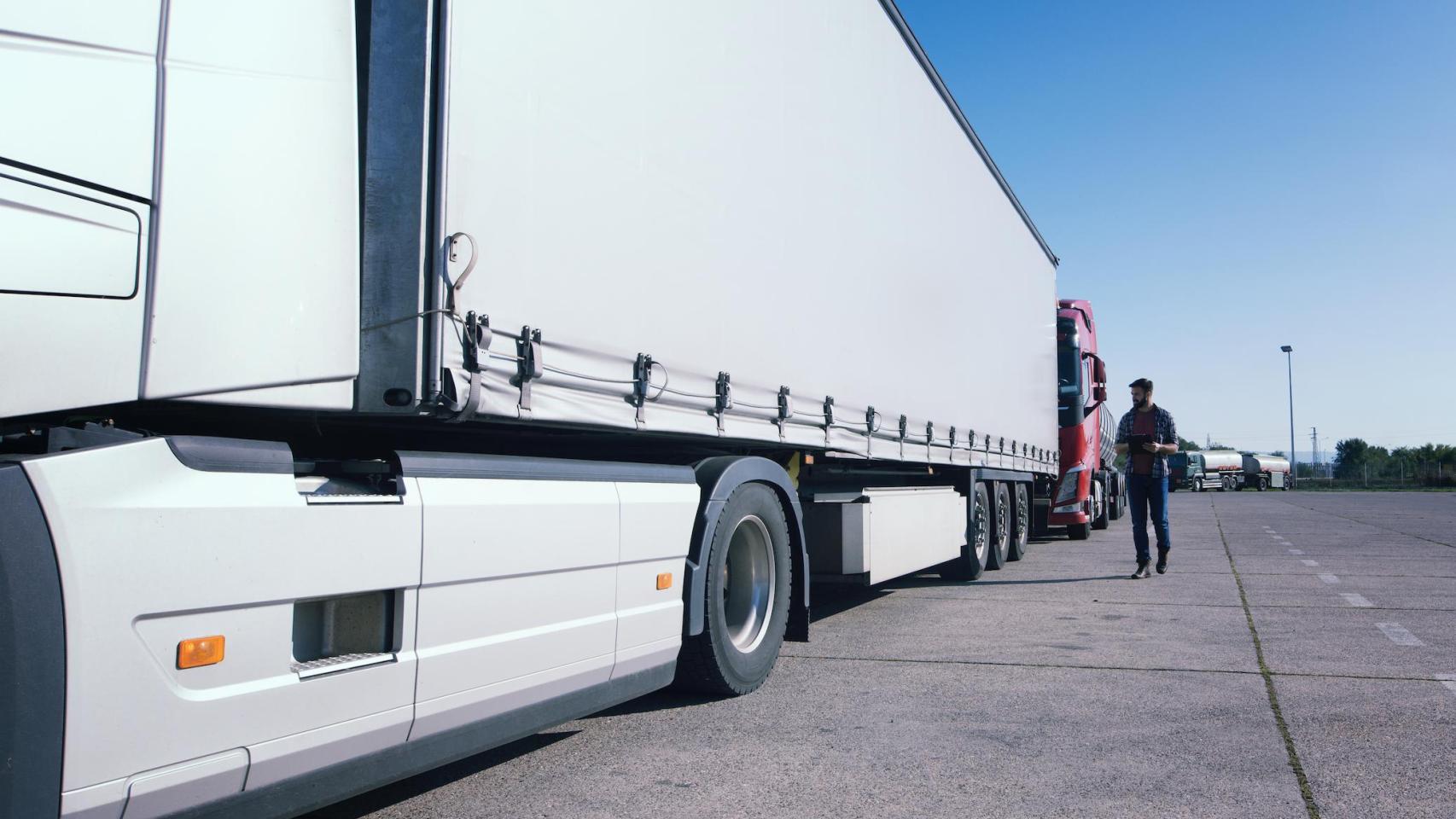 Estas pruebas dan acceso al título obligatorio en toda la Unión Europea para los conductores de camiones con masa superior a 3.500 kilogramos y autobuses.