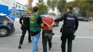 Uno de los arrestados en esta operación.