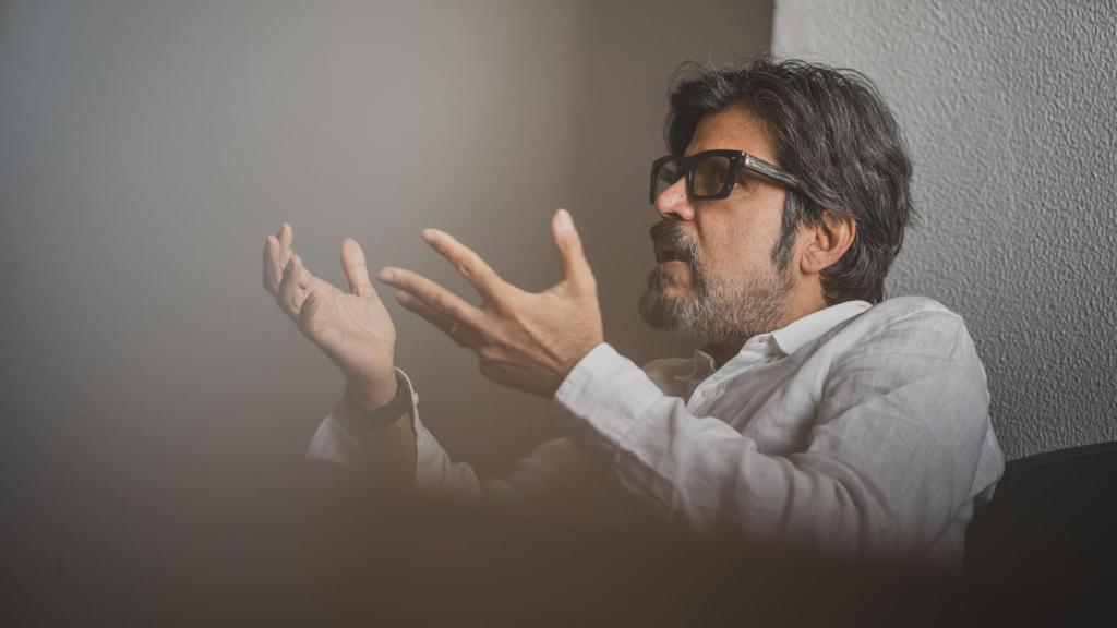 El autor indio durante su entrevista con EL ESPAÑOL.