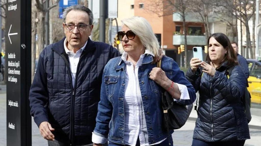 Una foto de archivo de Negreira, junto a su pareja, en Barcelona.