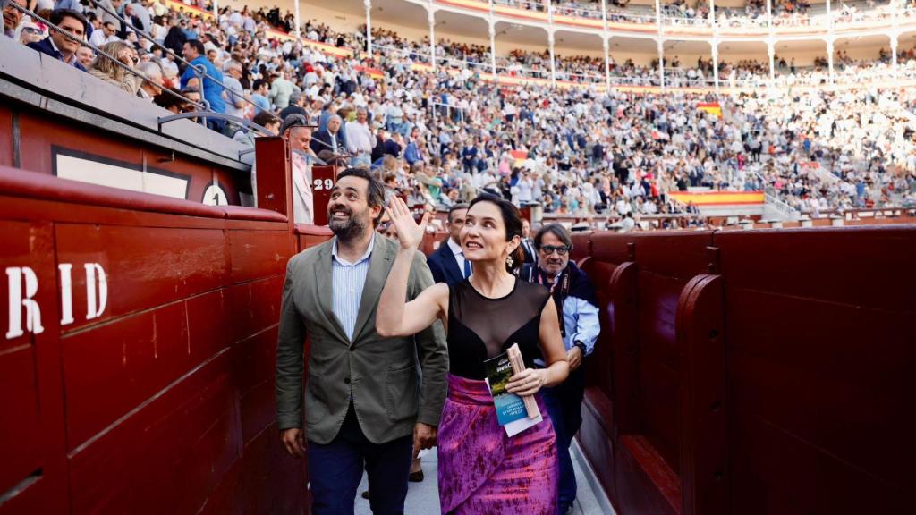 Paco Núñez e Isabel Díaz Ayuso en Las Ventas.