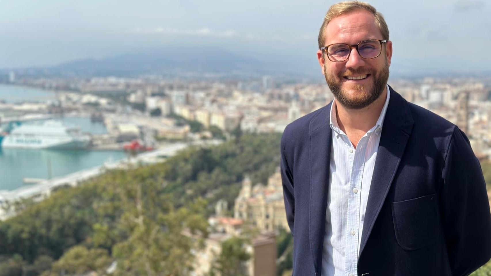 Marc Castellví, director de LHH en la zona Sur y Levante, posa para EL ESPAÑOL de Málaga.