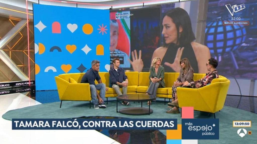 Los colaboradores de 'Más espejo' en la tertulia.