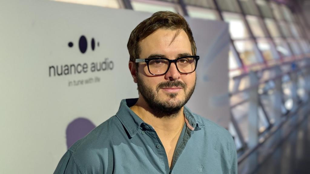 Probando las gafas Nuance Audio.