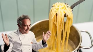 Ferran Adrià (63), chef, y su receta de pasta más fácil: en 10 minutos, con 4 ingredientes e ideal si tienes la nevera vacía