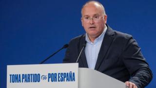 El secretario general del PP, Miguel Tellado, este sábado en rueda de prensa.